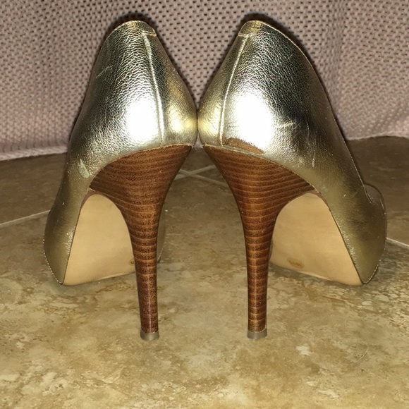 Jessica Simpson Badoline Gold heels 7.5 - Picture 3 of 5